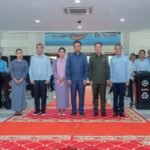 អភិបាលខេត្តព្រៃវែង និងលោកជំទាវ អញ្ជើញចូលក្នុងពិធីប្រគល. ទទួលធុងសំរាប ៥.​២៩៧ធុង ជូនរដ្ធបាលក្រុង ស្រុកទាំង១៣ និងអង្គភាពមួយចំនួន នៃខេត្តព្រៃវែង