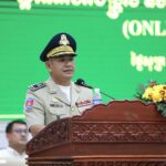 លោកឧត្តមសេនីយ៍ទោ ឈឿន ប៊ុនឆន អញ្ជើញចូលរួមក្នុងកិច្ចប្រជុំស្ដីពីការងារបង្ក្រាប និងទប់ស្កាត់បទល្មើសឆបោកតាមប្រព័ន្ធបច្ចេកវិទ្យា។ (ONLINE SCAMS) នៅខេត្តព្រៃវែង