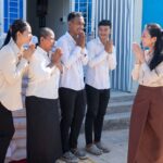 លោកជំទាវបណ្ឌិត ពេជ ចន្ទមុន្នី ហ៊ុនម៉ាណែត អញ្ជើញប្រគល់ផ្ទះថ្មី ចំនួន ៣ខ្នង ជូនក្រុមគ្រួសាររបស់វីរកងទ័ពពលី ក្នុងទឹកដីខេត្តកណ្តាល ដែលជាអំណោយដ៏ថ្លៃថ្លារបស់ សម្តេចធិបតី និងលោកជំទាវបណ្ឌិត